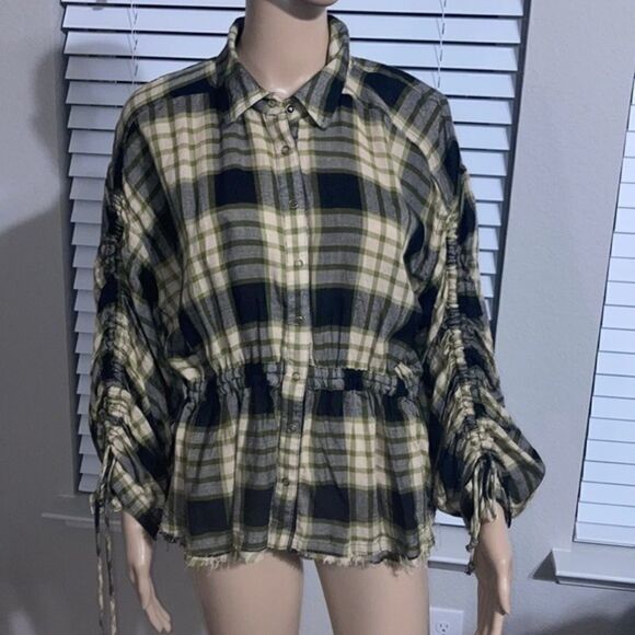 Nwt Free People plaid shirts in excellent condition - Picture 2 of 3